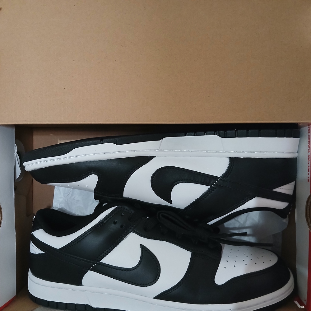Nike Black and White Athletic Shoes